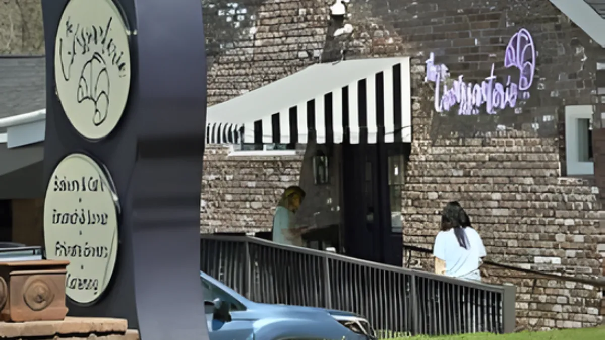 Sanders Restaurant Incident: What Happened in Little Rock